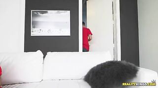 A man roughly fucked a pretty woman in the shower, showcasing intense passion