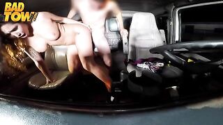 The camera in the car shoots sex of the driver and passenger