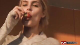 A girl got undressed and sat on a guy’s dick in POV style