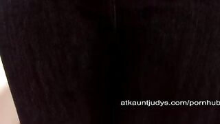 Old pussy masturbates on the couch in a solo session