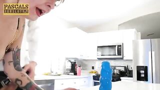 The cunt flew over the bumps, it was an amazing shot!