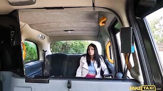 An Italian girl has sex right in the car, it was awesome