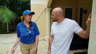 My pool girl’s juicy MILF ass is awesome