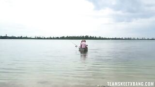 I caught a dick outdoors in a steamy bikini scene