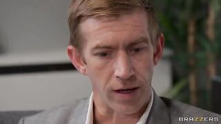A therapist catches a thief, who turns out to have a great talent for sex