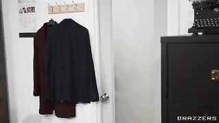 College girl sneaks into the glory hole to get fucked by stranger