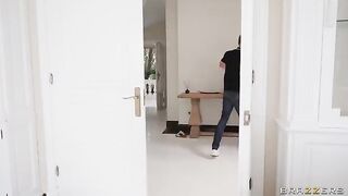 A blonde cheats on her husband with a friend at her pussy