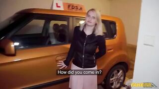 The guy with the big dick fucked a blonde in the car
