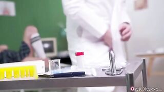 A hot patient cures the doctor of his sexual problems