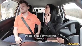 A girl seduced a man by her beauty in the car