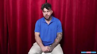 A man tastes the sexual juice from a girl’s sweet pussy