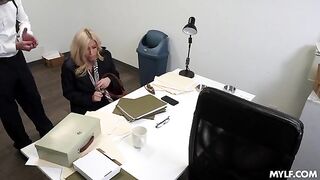 I like having sex with my boss, he doesn’t mind my being married