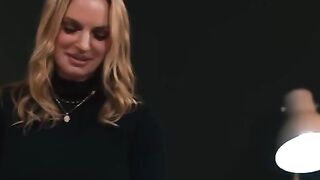 This is what it means to rub the clitoris, girls are doing it really great