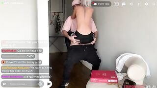 A pizza delivery guy gets a close-up view of Eva Elfie’s oiled pussy