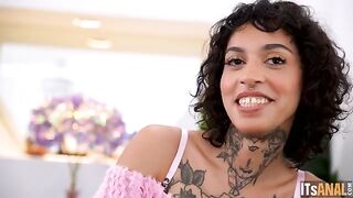 Everything for a complete experience - you have to see this sexy video!