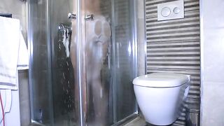 Instead of showering, the girl sucked a cock of her boyfriend