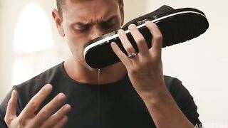 A girl knows how to make a decent blowjob and look soulful