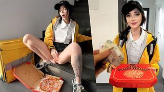 I came and the pizza delivery girl made me cum hard