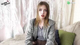 A psychologist helped a hot girl with her problems by fucking her