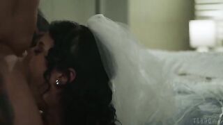 Sweet pussy licking on the bed with brunette