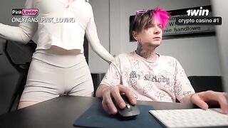 A wet pussy is rubbed on the rubbing table to orgasm