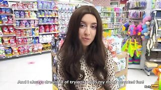 Katty West has sex with her fan and removes the condom during sex