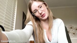 A girl with glasses, Emma Ruby, makes you cum softly
