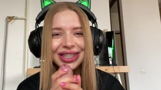 I had sex with my cute friend, Californiababe, when she was naive