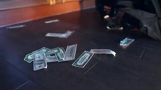 A police officer caught a robber in an apartment during a daring raid