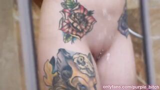 Guy fucked his stepsister in the shower, she loved it