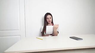 The student drew a dick and received a cumshot on her pussy